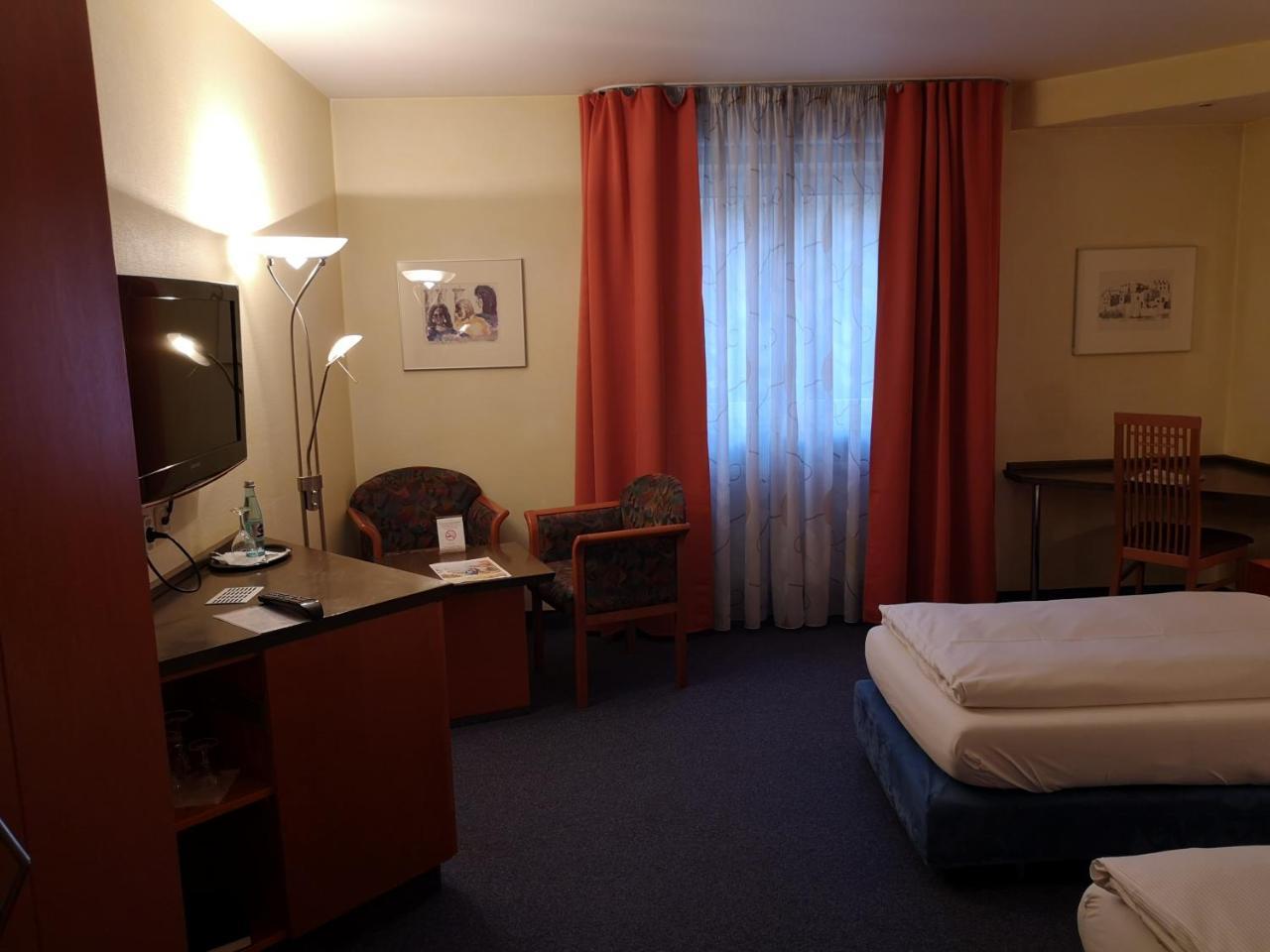 Main Hotel Eckert 3 Margetshoechheim Exterior photo